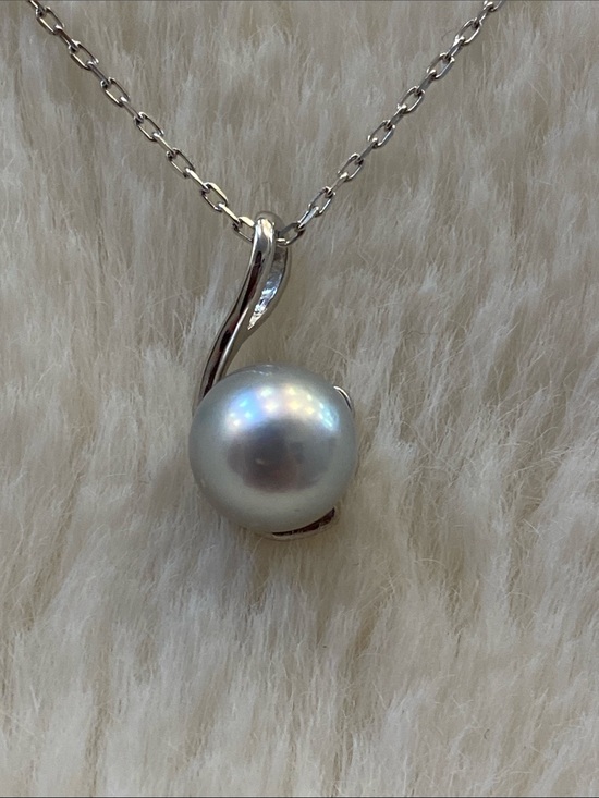 Jewelry - Gray Pearl Pendant